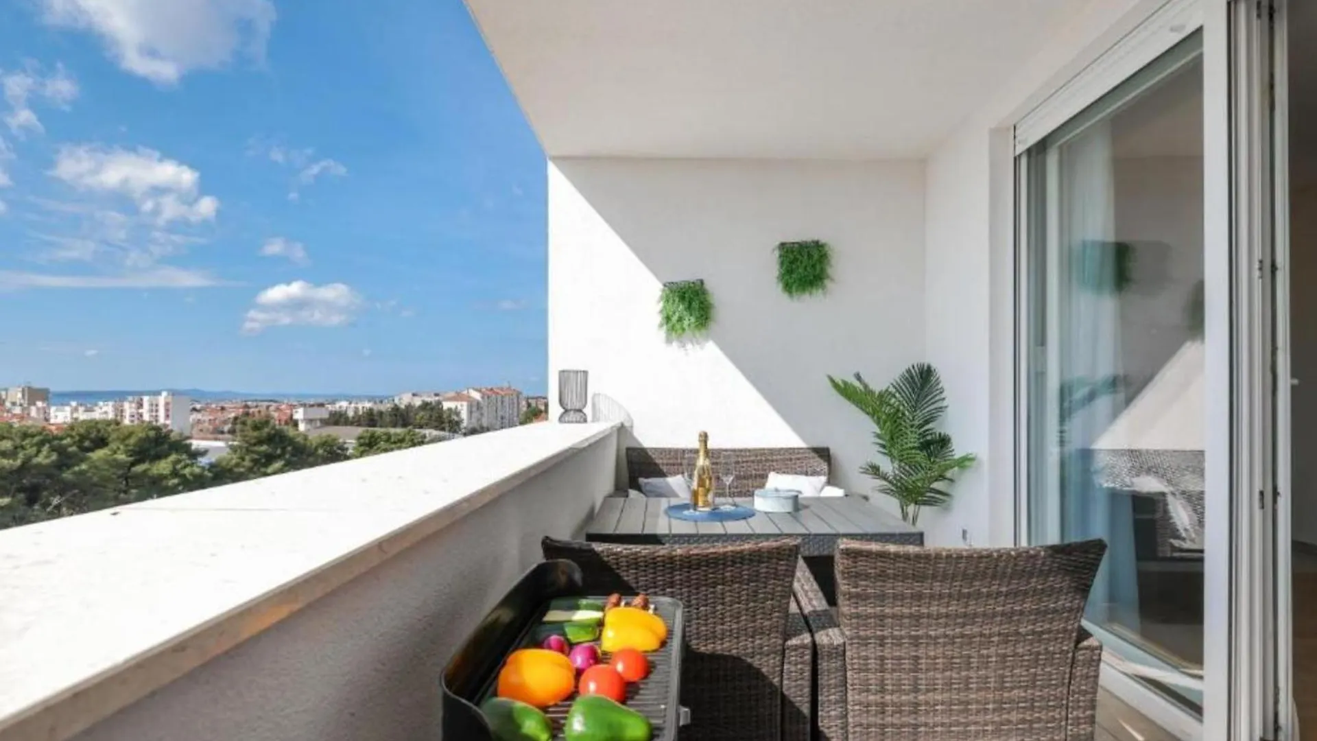 Zadar Urban Seaside Apartment