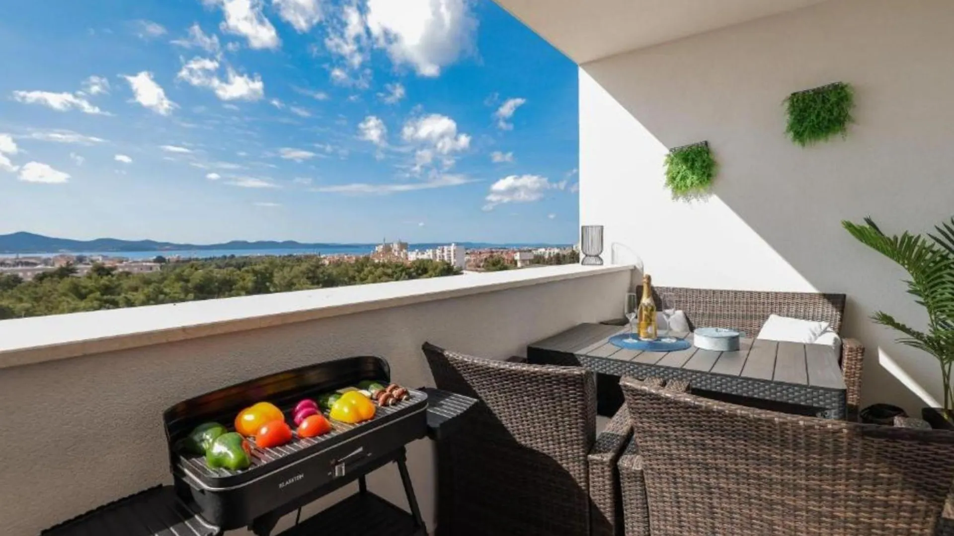 Zadar Urban Seaside Apartment